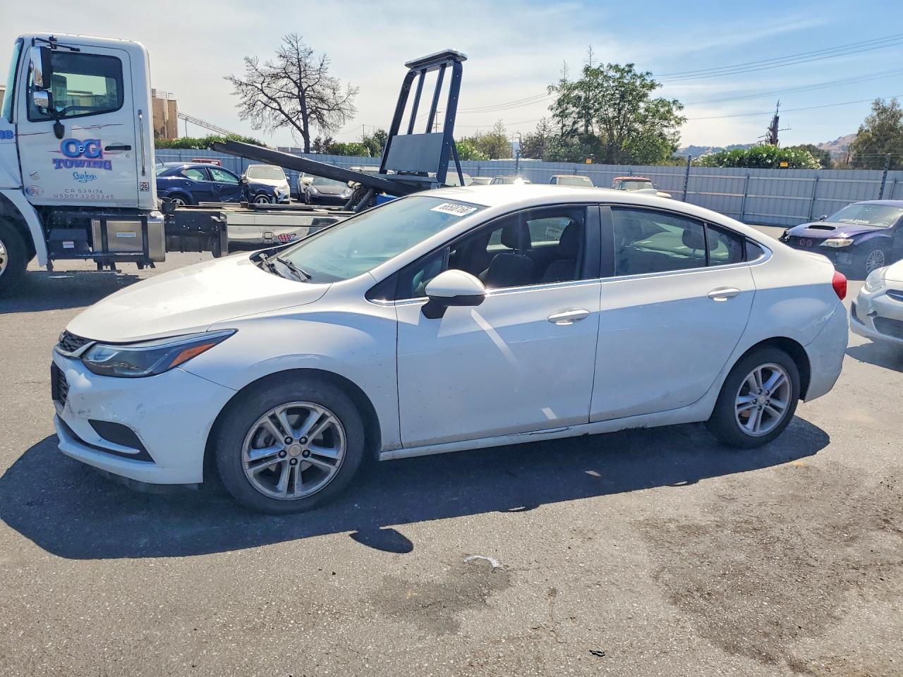 1G1BE5SM2H7241027 · 2017 CHEVROLET CRUZE