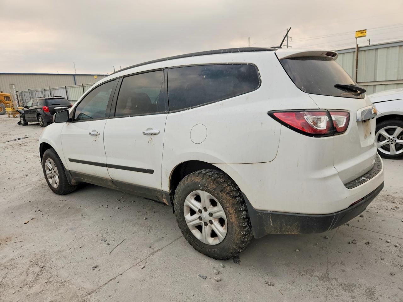 1GNKRFKD4GJ191175 · 2016 CHEVROLET TRAVERSE · 2/13