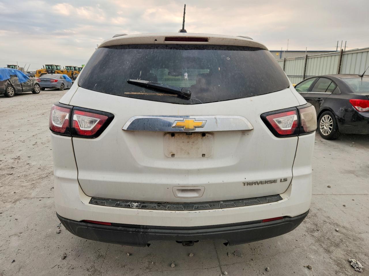 1GNKRFKD4GJ191175 · 2016 CHEVROLET TRAVERSE · 6/13
