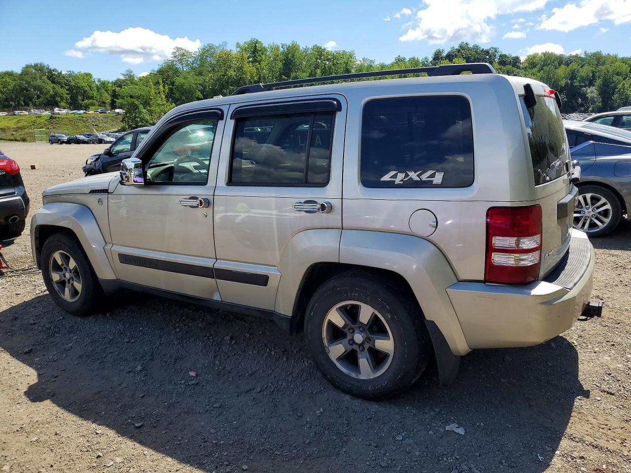 1J8GN28K78W240567 · 2008 JEEP LIBERTY · 2/13