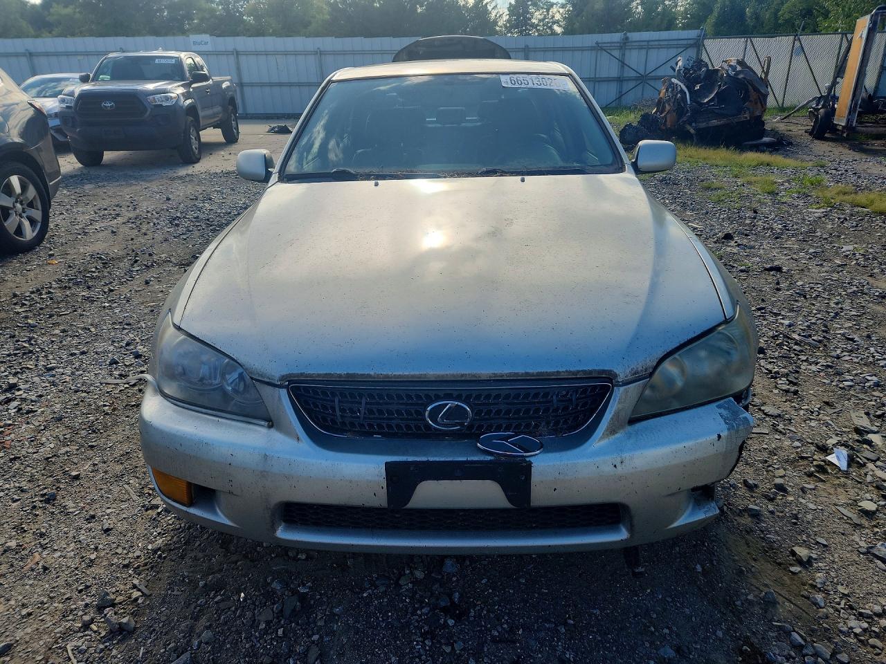 JTHBD192X30079588 · 2003 LEXUS IS 300 · 5/12