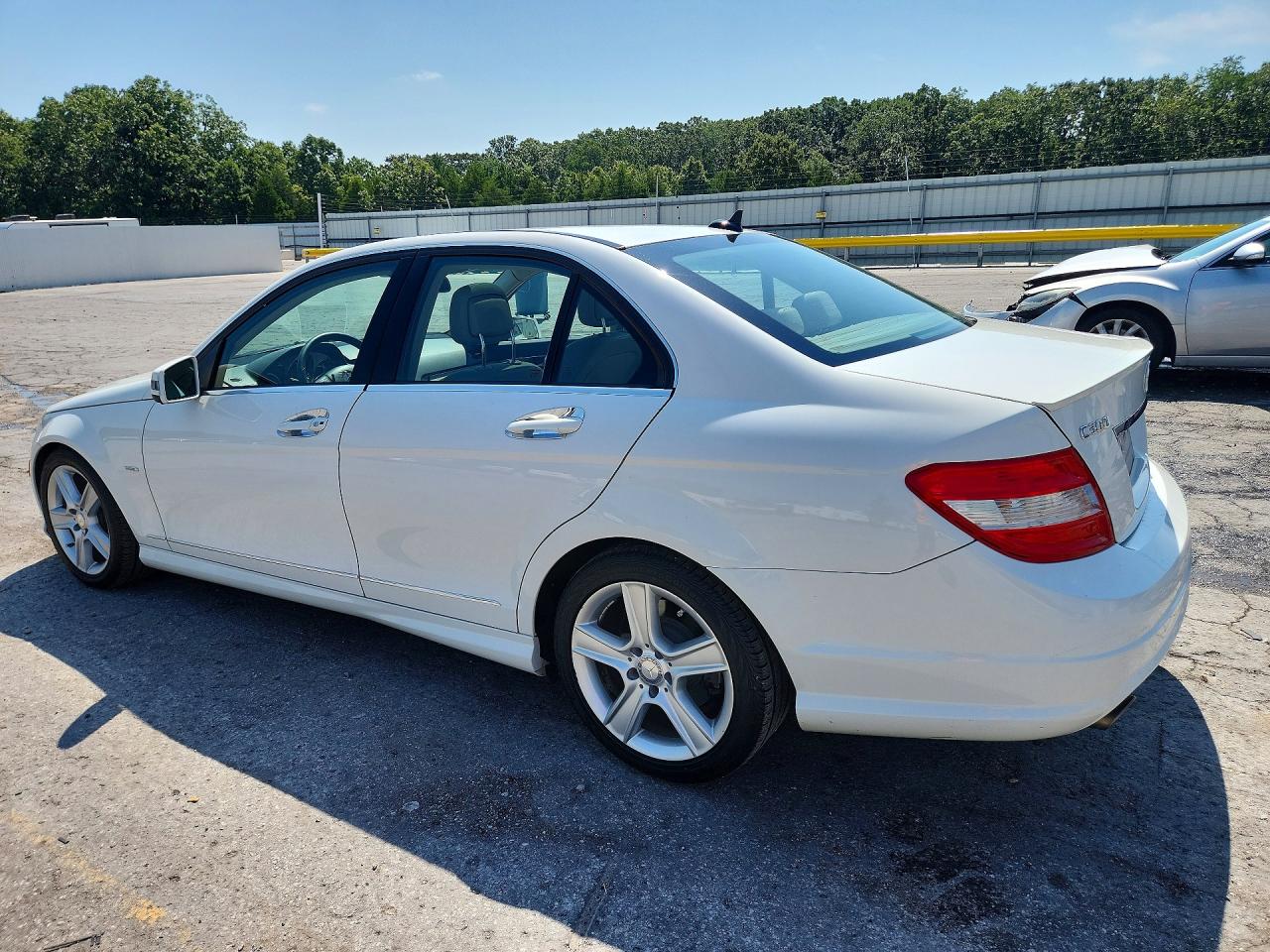 WDDGF8BB0AR104517 · 2010 MERCEDES-BENZ C · 2/12