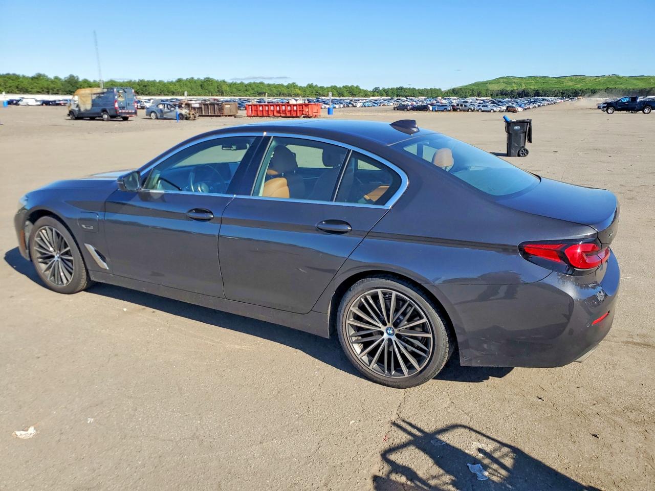 WBA33AG08NCJ73056 · 2022 BMW 530XE · 2/12