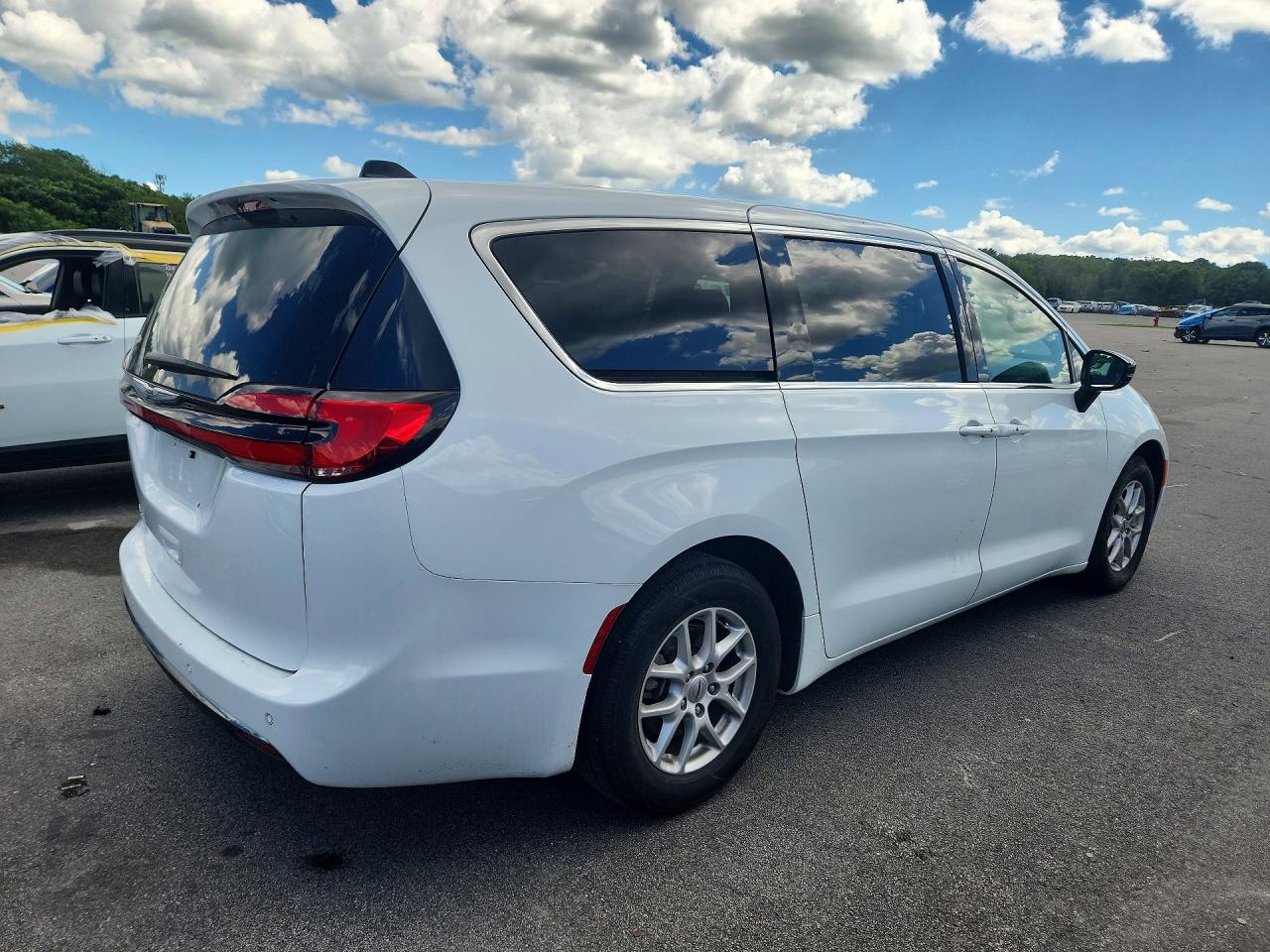 2C4RC1BG5SR518693 · 2025 CHRYSLER PACIFICA · 3/13