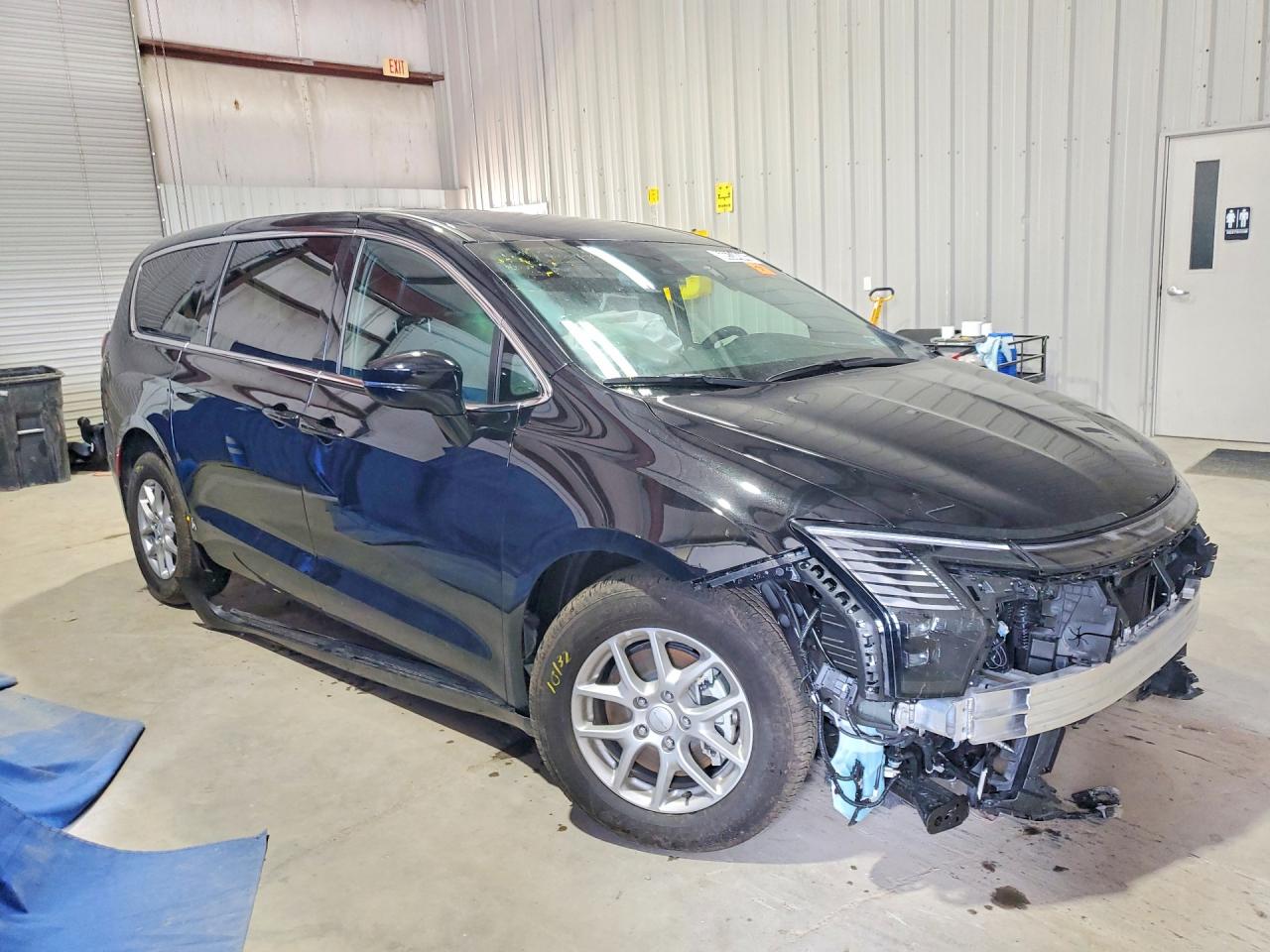 2C4RC1BG5VR570877 · 2027 CHRYSLER PACIFICA · 4/13