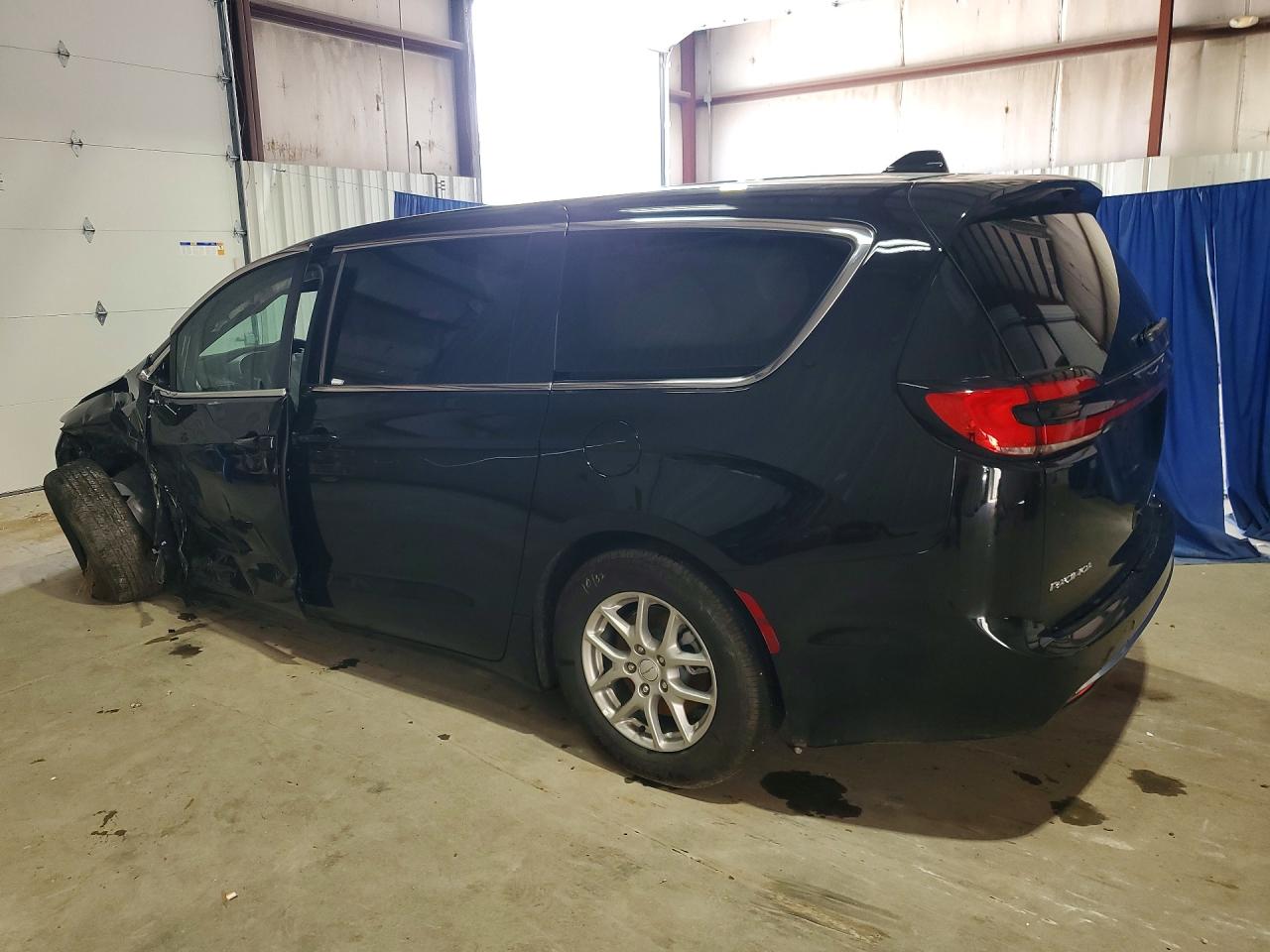 2C4RC1BG5VR570877 · 2027 CHRYSLER PACIFICA · 2/13