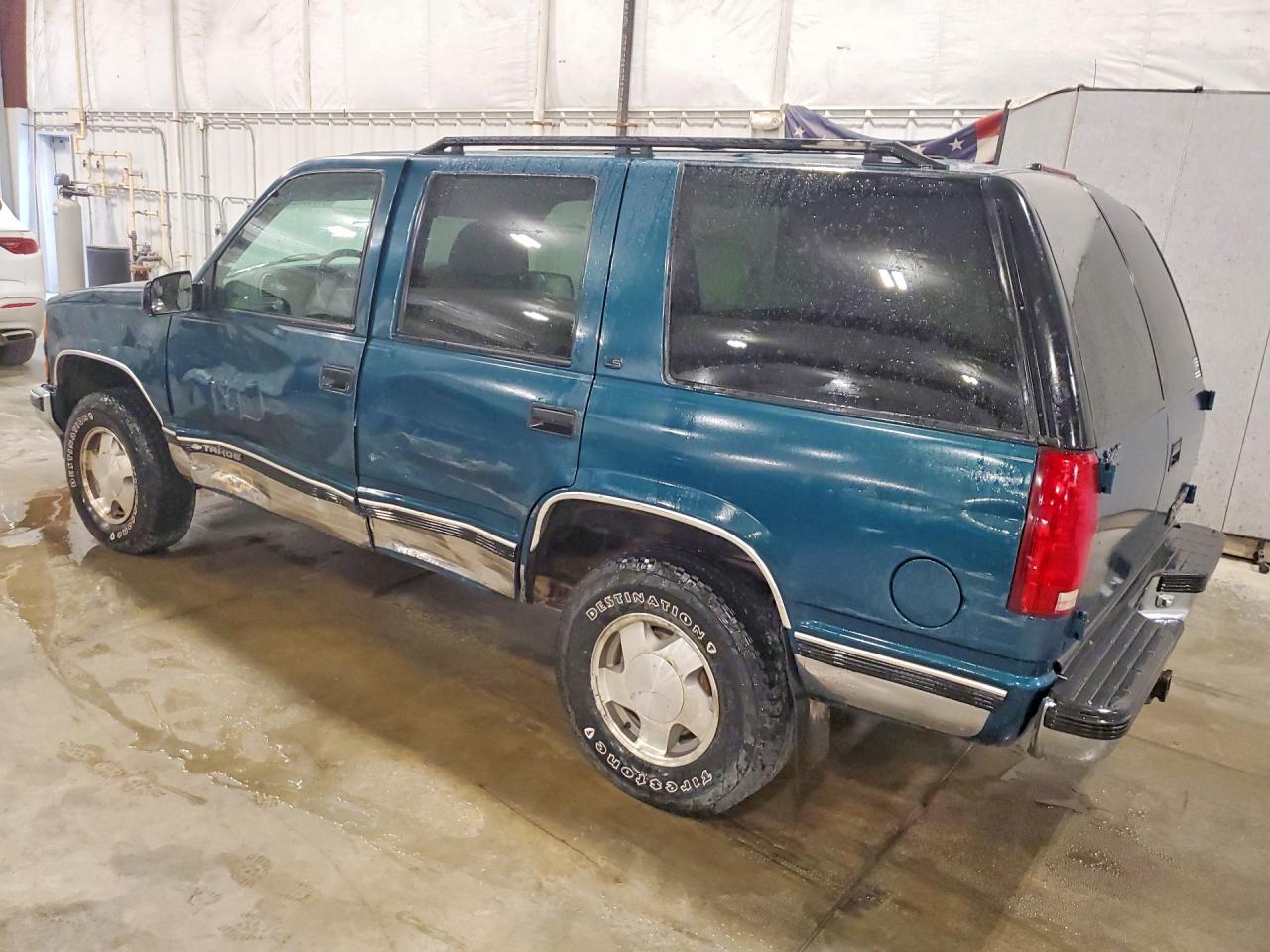 1GNEK13R2XJ512662 · 1999 CHEVROLET TAHOE · 2/13