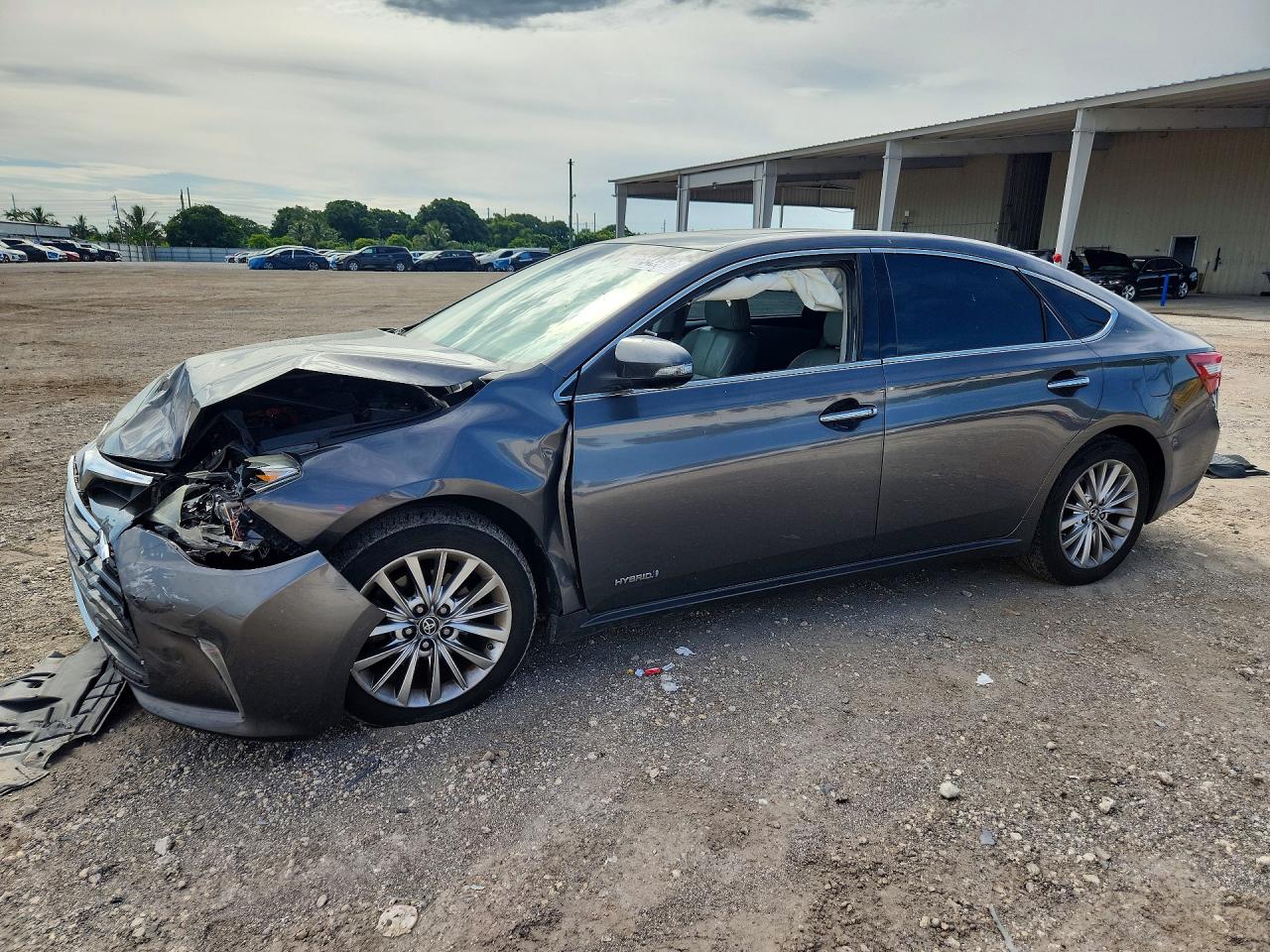2018 TOYOTA AVALON
