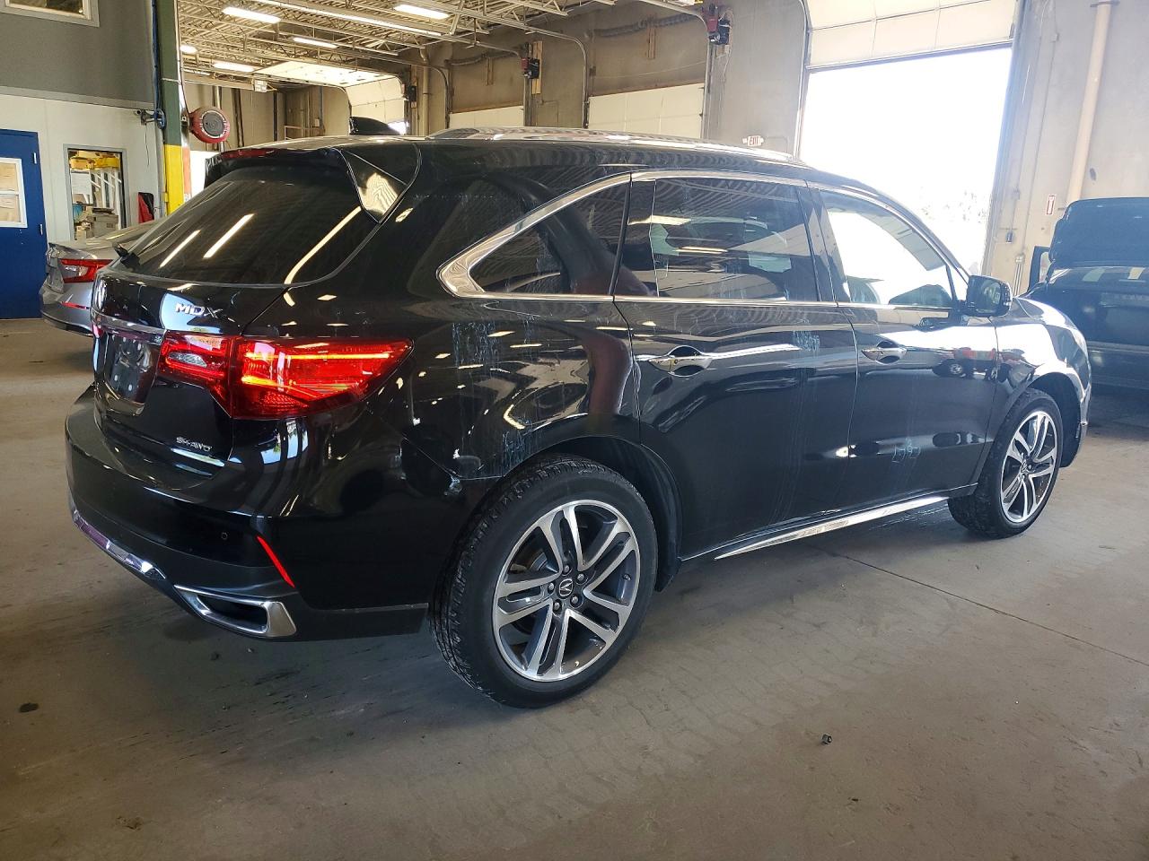 5J8YD4H94JL000599 · 2018 ACURA MDX · 3/13