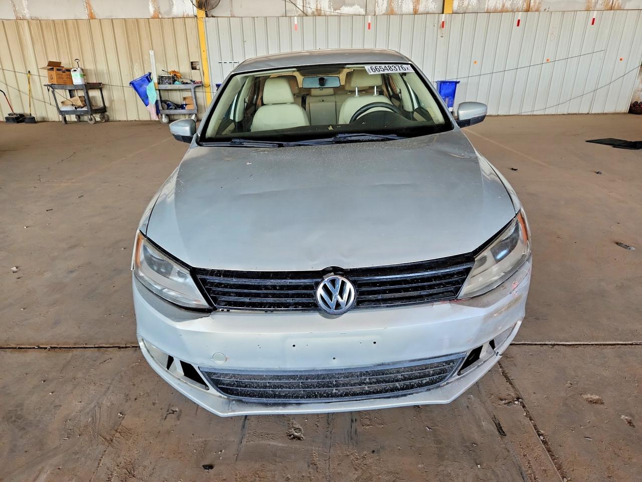 3VWDZ7AJ3BM354261 · 2011 VOLKSWAGEN JETTA · 5/12