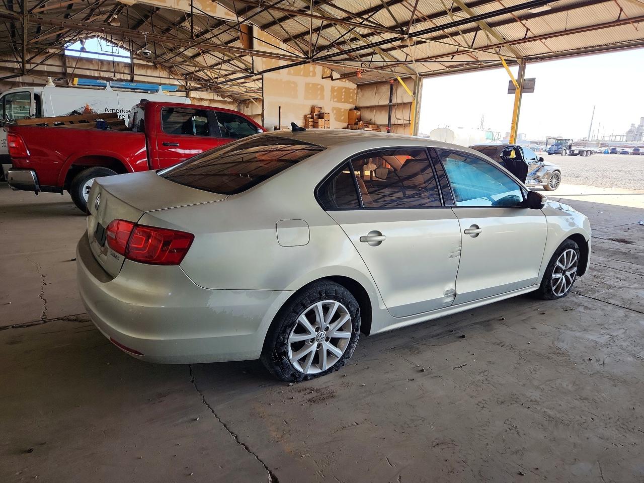3VWDZ7AJ3BM354261 · 2011 VOLKSWAGEN JETTA · 3/12