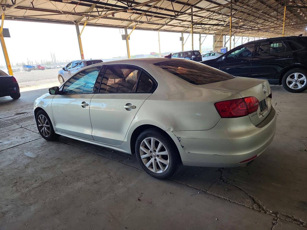 3VWDZ7AJ3BM354261 · 2011 VOLKSWAGEN JETTA · 2/12