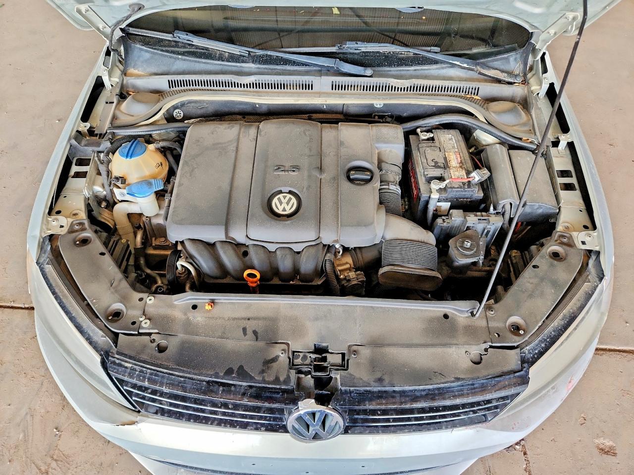 3VWDZ7AJ3BM354261 · 2011 VOLKSWAGEN JETTA · 11/12