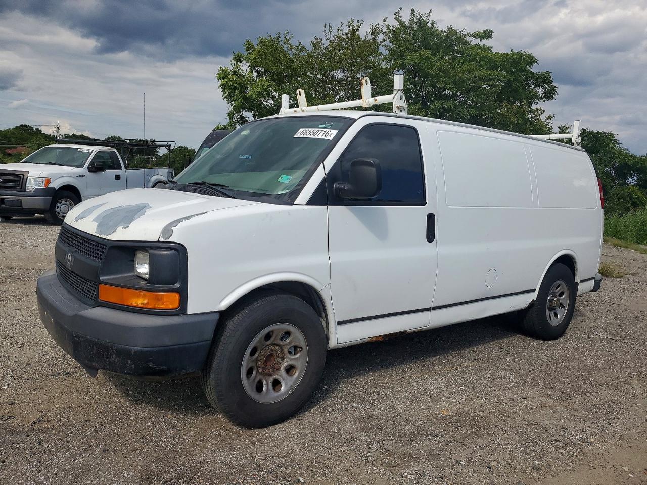 1GCSGAFX6B1105721 · 2011 CHEVROLET EXPRESS G1500 · 2/10