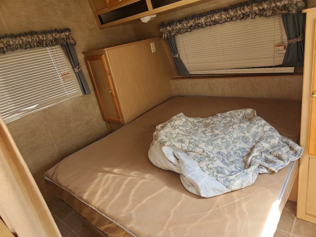 1UJBJ02M641JP0112 · 2004 JAYCO JAY TRAILERS · 5/10