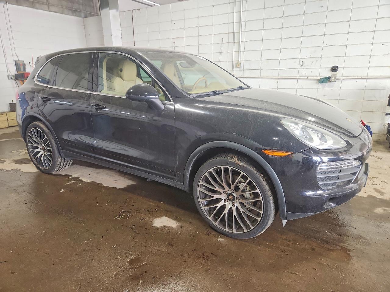 WP1AB2A24CLA40173 · 2012 PORSCHE CAYENNE · 4/13
