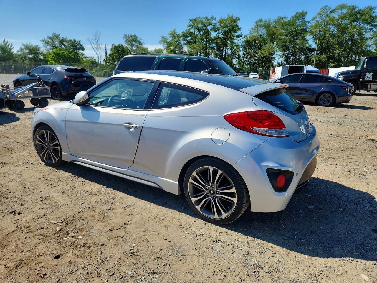 KMHTC6AE9HU308494 · 2017 HYUNDAI VELOSTER · 2/12
