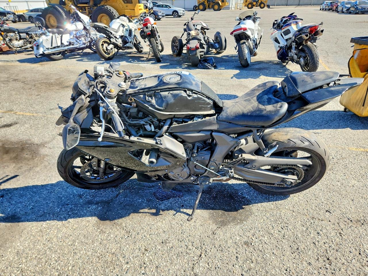 JYARM38Y6NA000430 · 2022 YAMAHA YZFR7 · 3/9
