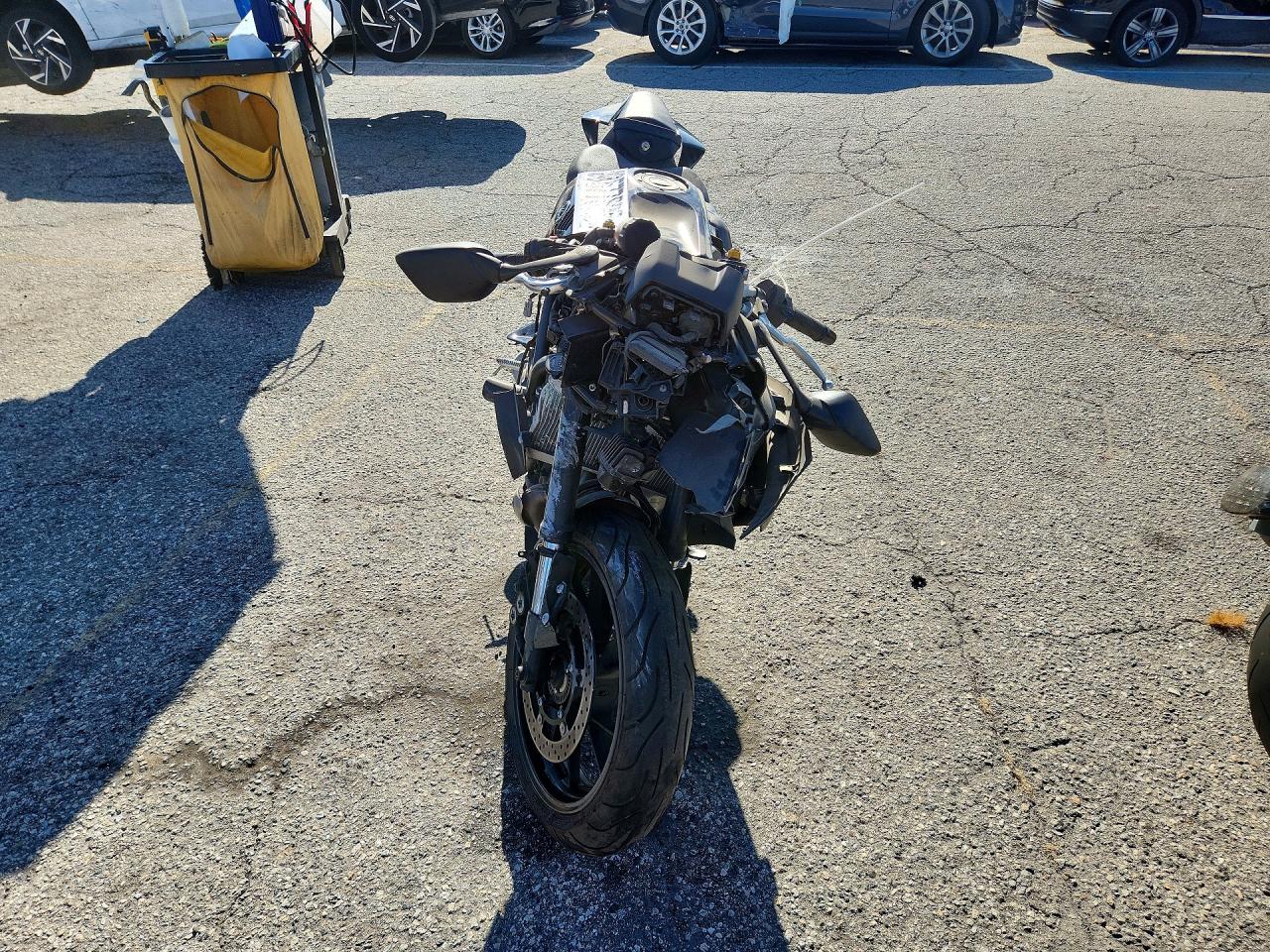 JYARM38Y6NA000430 · 2022 YAMAHA YZFR7 · 2/9