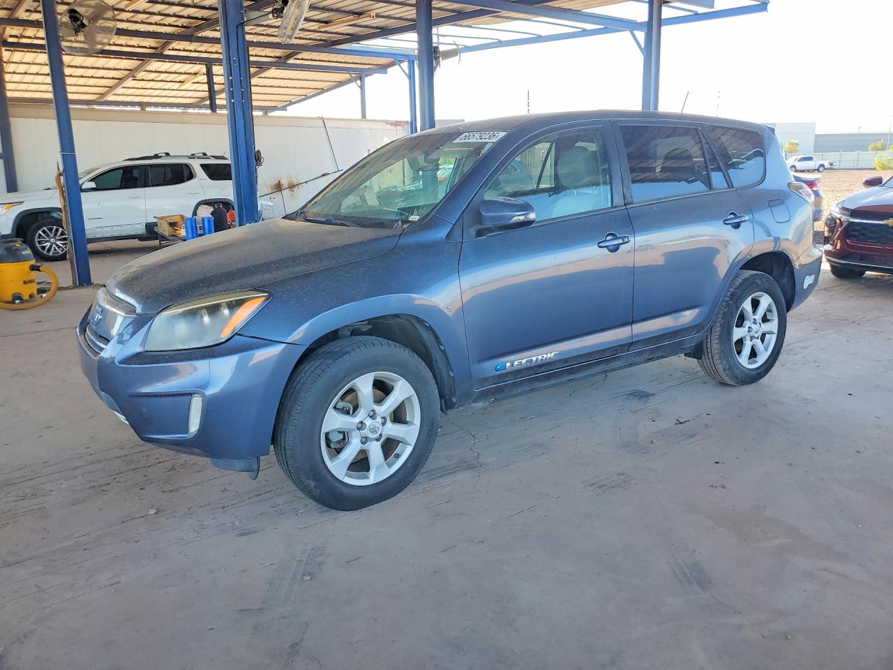 2T3YL4DV5EW002398 · 2014 TOYOTA RAV4 EV