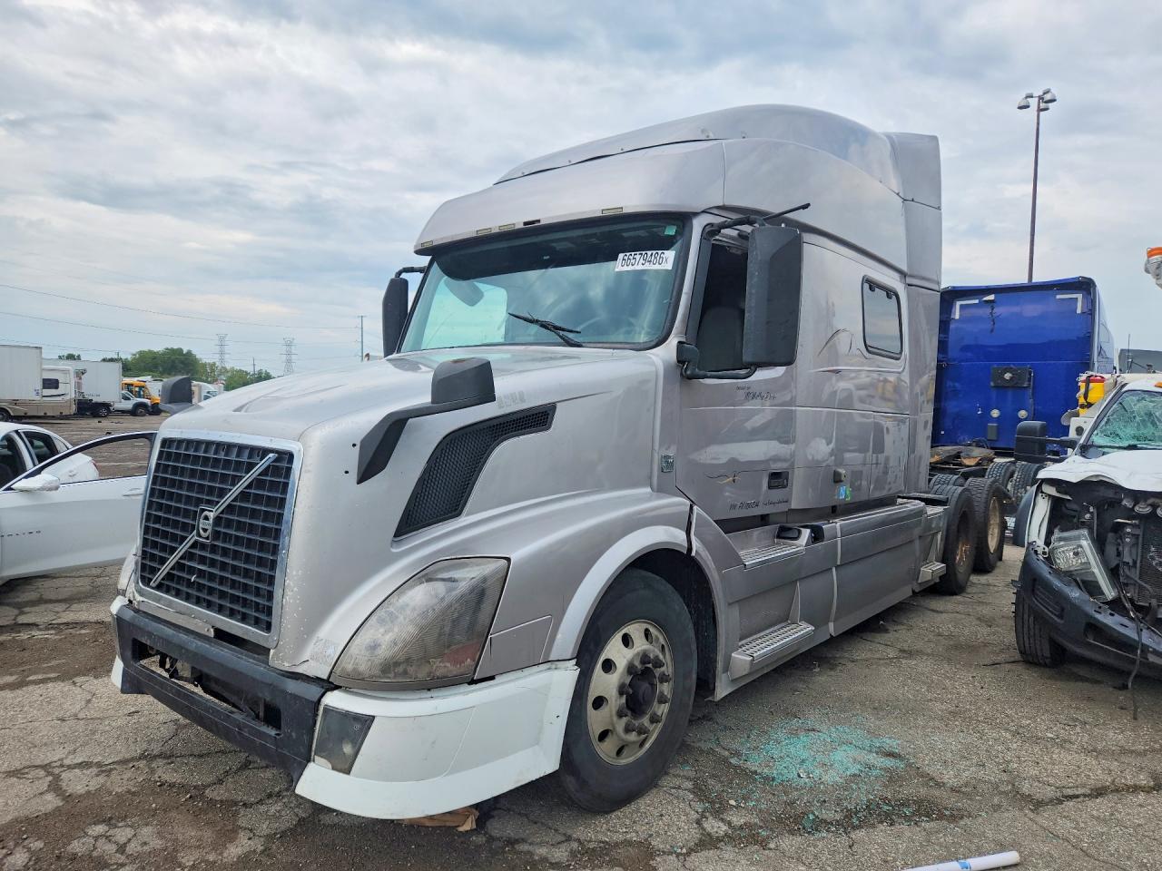 2015 VOLVO VN