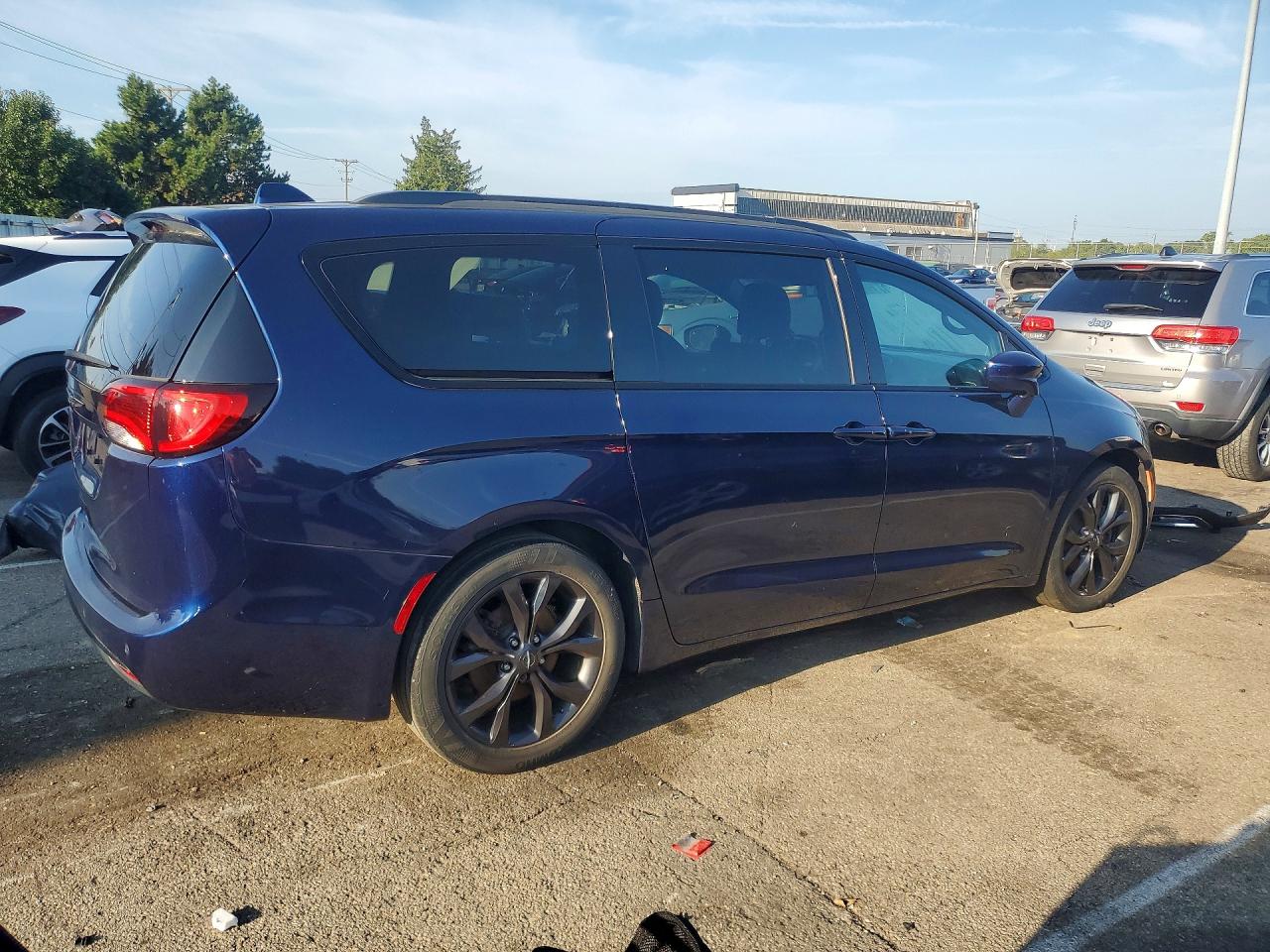 2C4RC1BG3JR364466 · 2018 CHRYSLER PACIFICA · 3/13