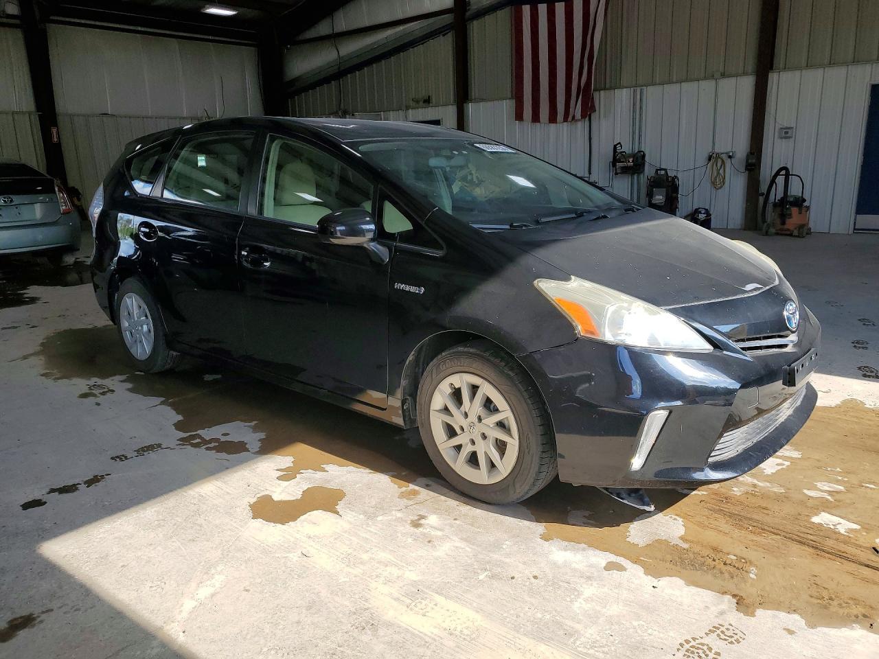 JTDZN3EU8D3286951 · 2013 TOYOTA PRIUS V · 4/12