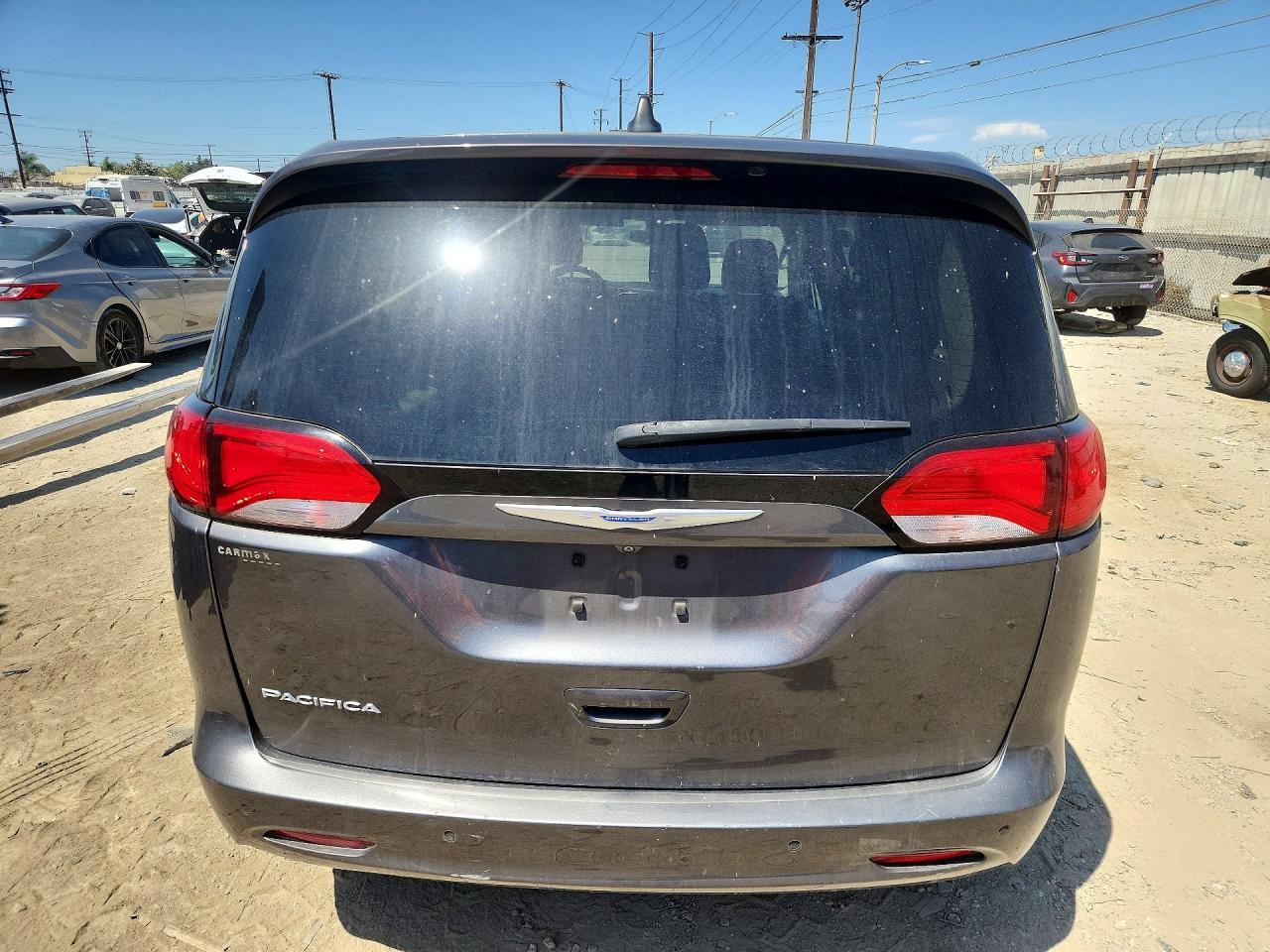 2C4RC1AG3JR355736 · 2018 CHRYSLER PACIFICA · 6/13