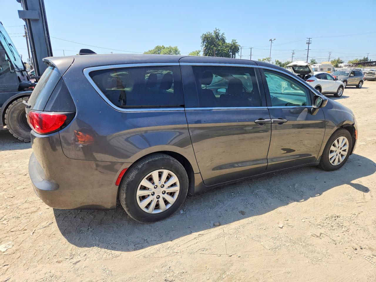 2C4RC1AG3JR355736 · 2018 CHRYSLER PACIFICA · 3/13