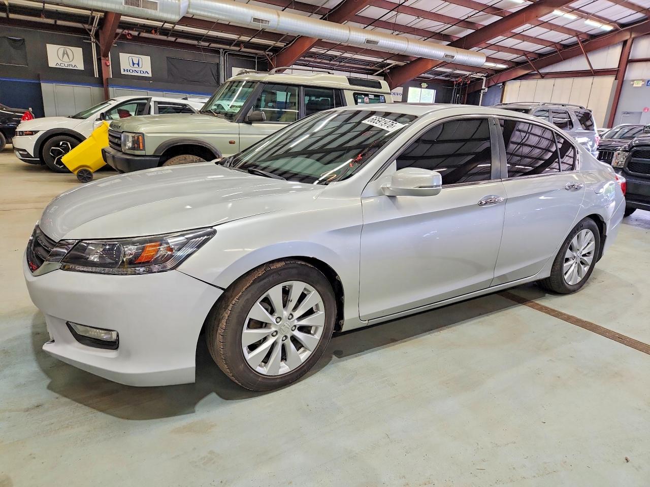 1HGCR2F72DA028936 · 2013 HONDA ACCORD