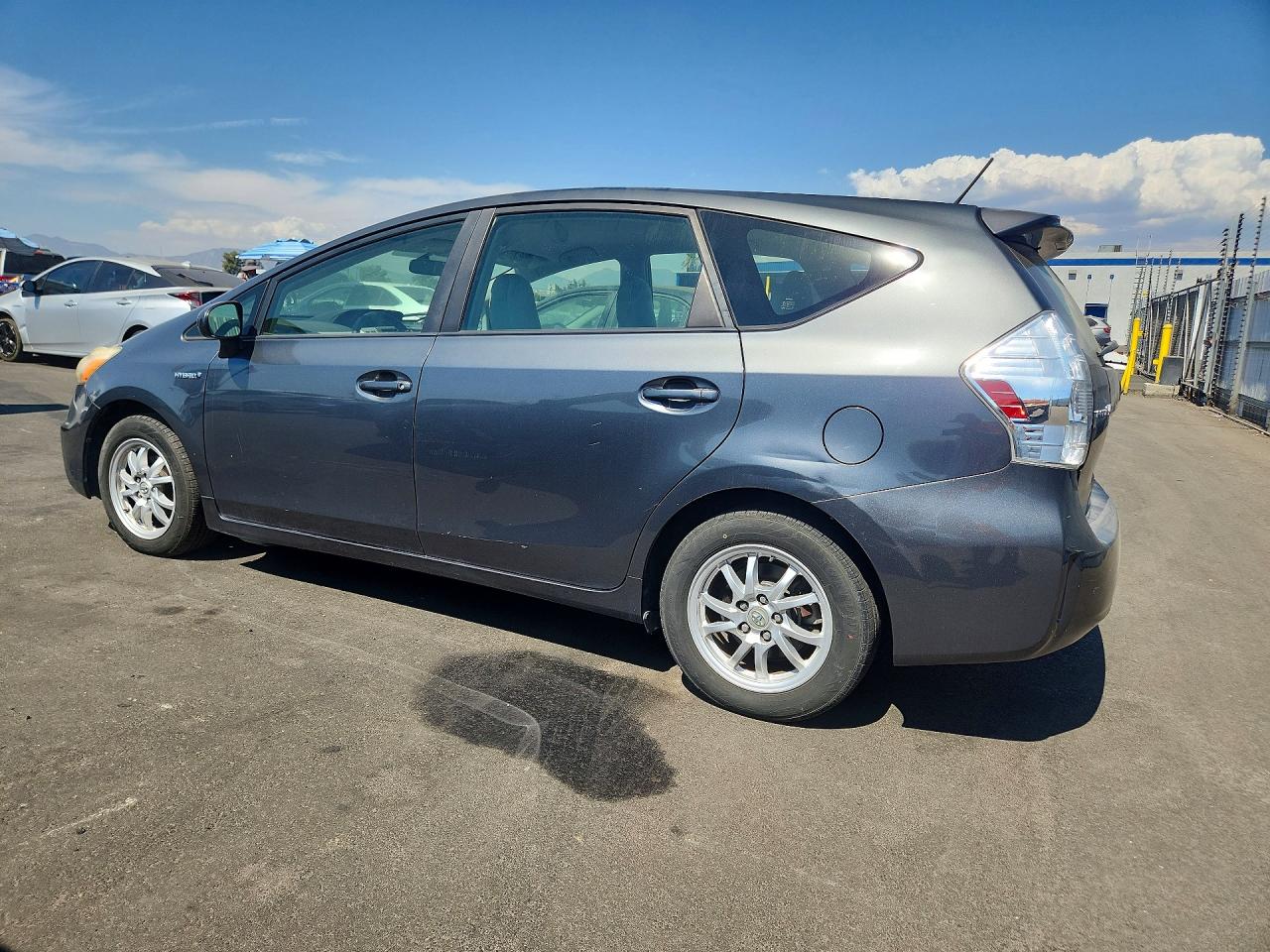 JTDZN3EU0C3173378 · 2012 TOYOTA PRIUS V · 2/12
