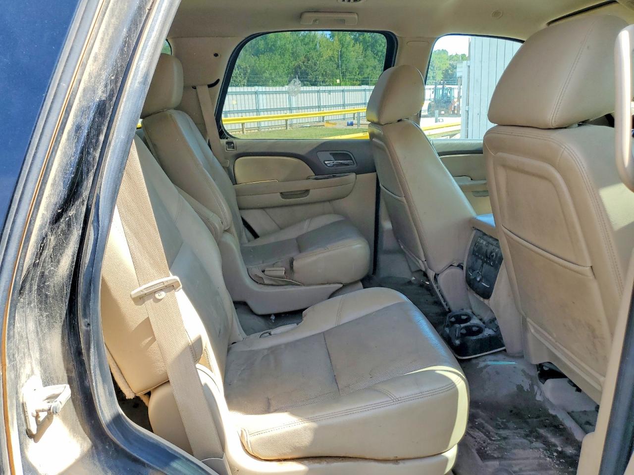 1GNSKCE03CR227381 · 2012 CHEVROLET TAHOE · 11/13