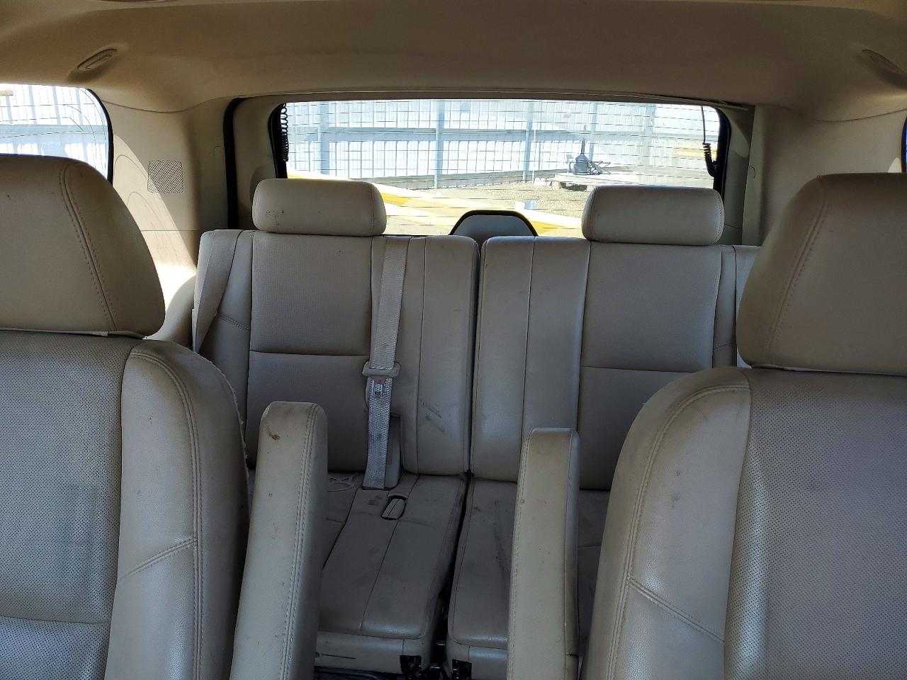 1GNSKCE03CR227381 · 2012 CHEVROLET TAHOE · 10/13