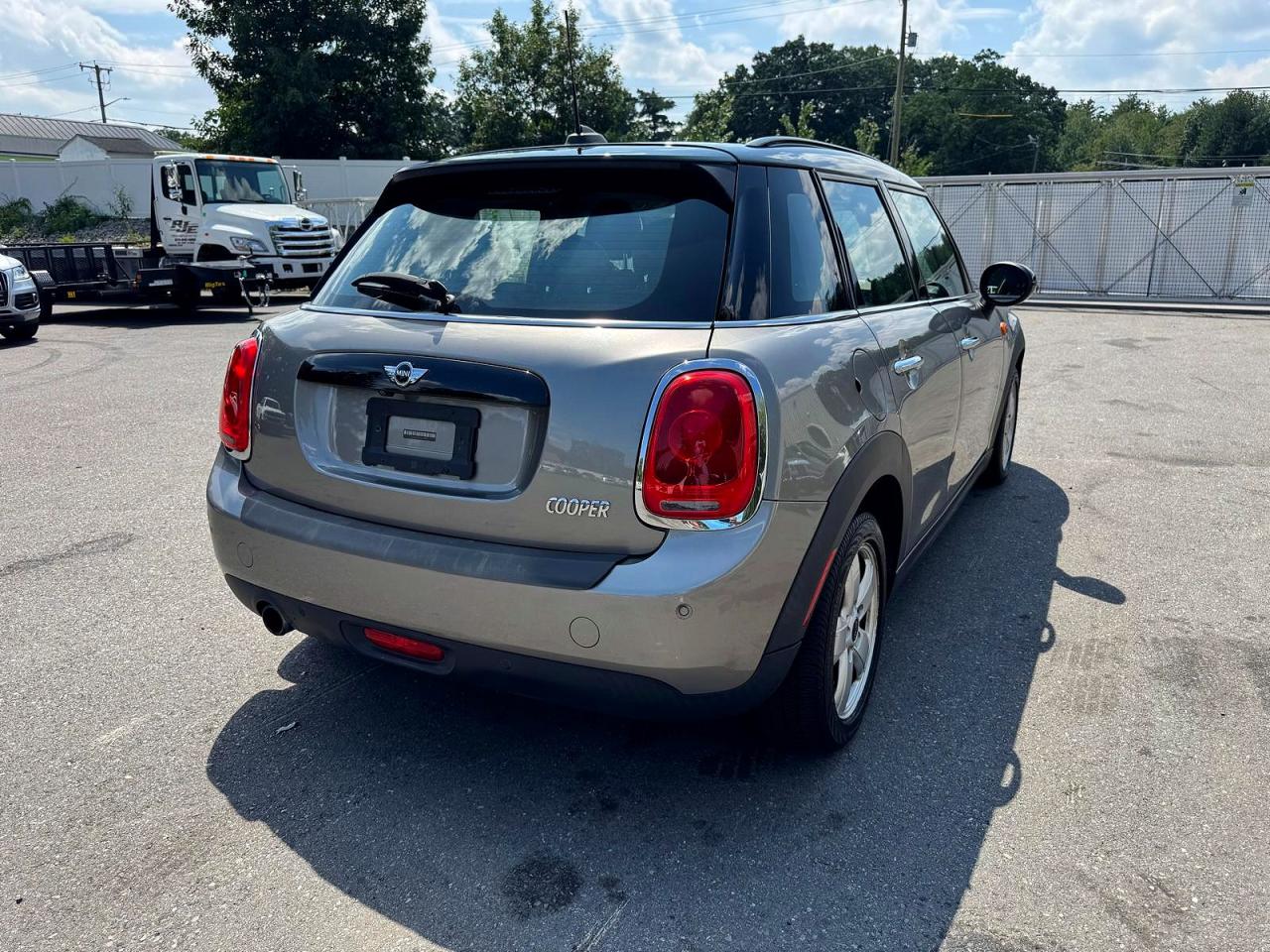 WMWXU1C51J2F79425 · 2018 MINI COOPER · 3/12