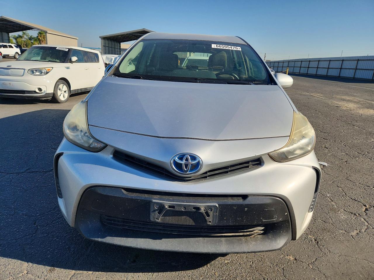 JTDZN3EU5FJ039076 · 2015 TOYOTA PRIUS V · 5/12
