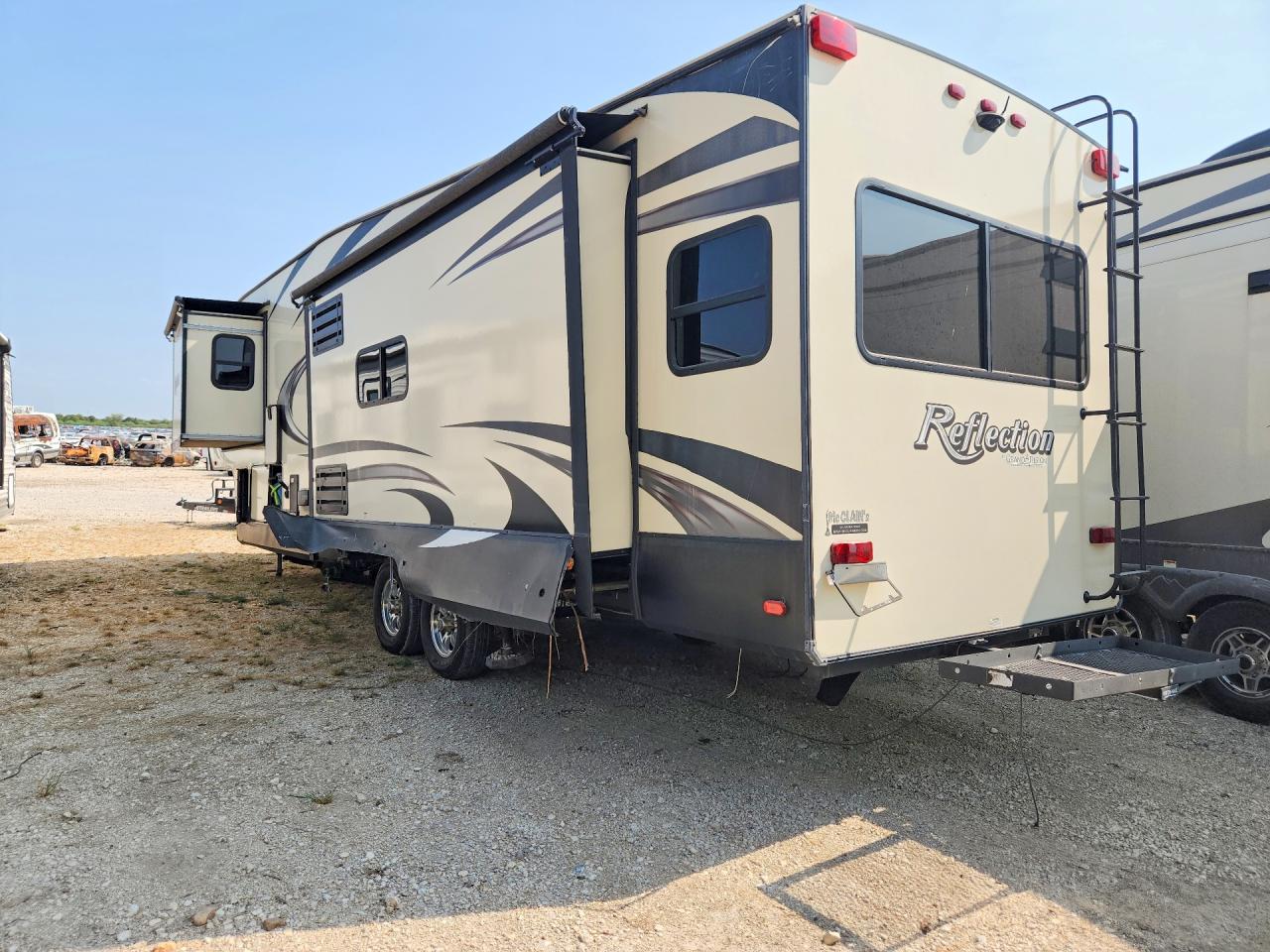 573FR3628K3321529 · 2019 GRAND DESI REFL337RLS · 2/13