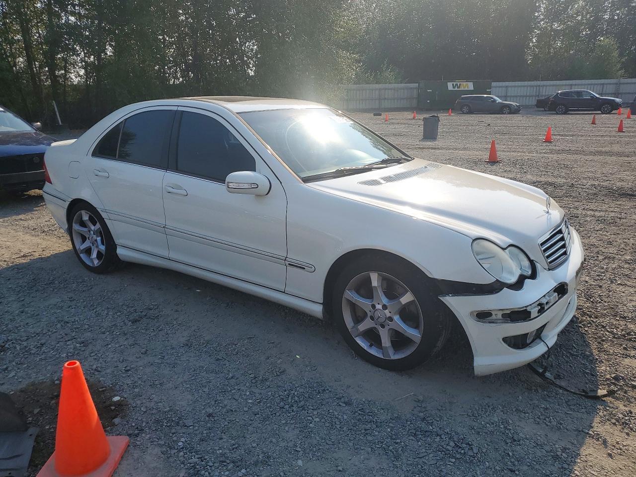 WDBRF52H07F863571 · 2007 MERCEDES-BENZ C · 4/12