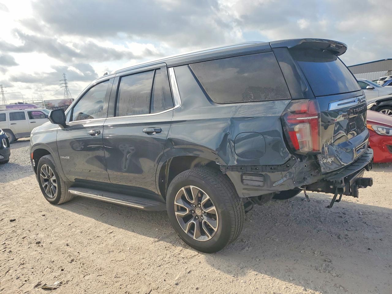 1GNSCNKD7MR361277 · 2021 CHEVROLET TAHOE · 2/13