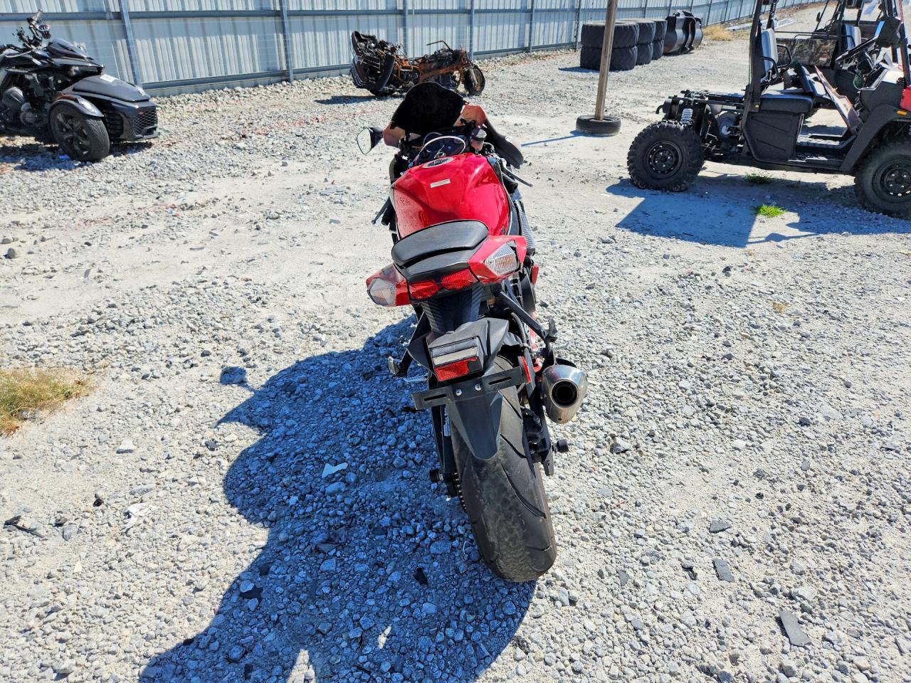 JS1GN7FA1D2102713 · 2013 SUZUKI GSX-R600 · 4/9