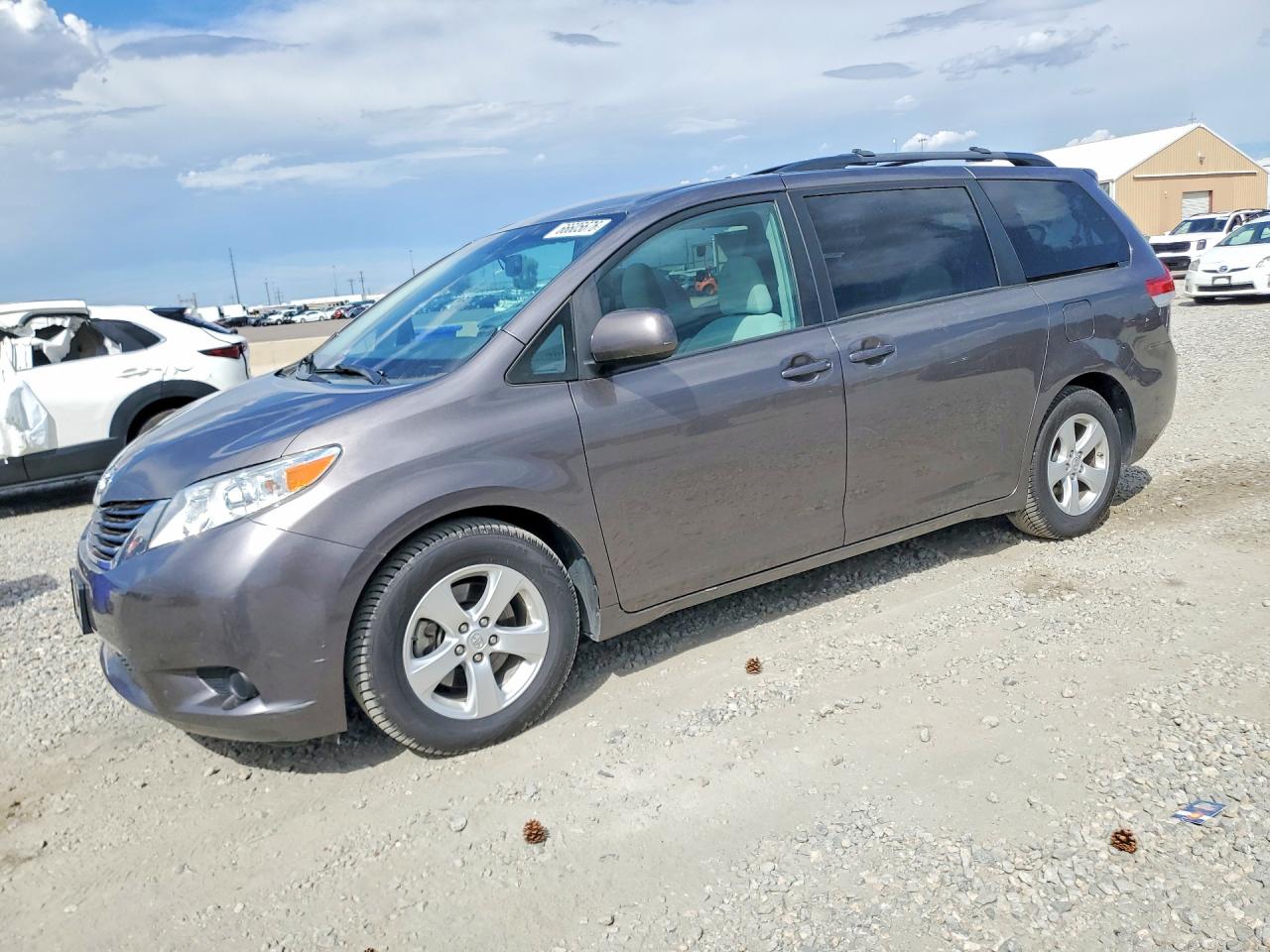 2014 TOYOTA SIENNA