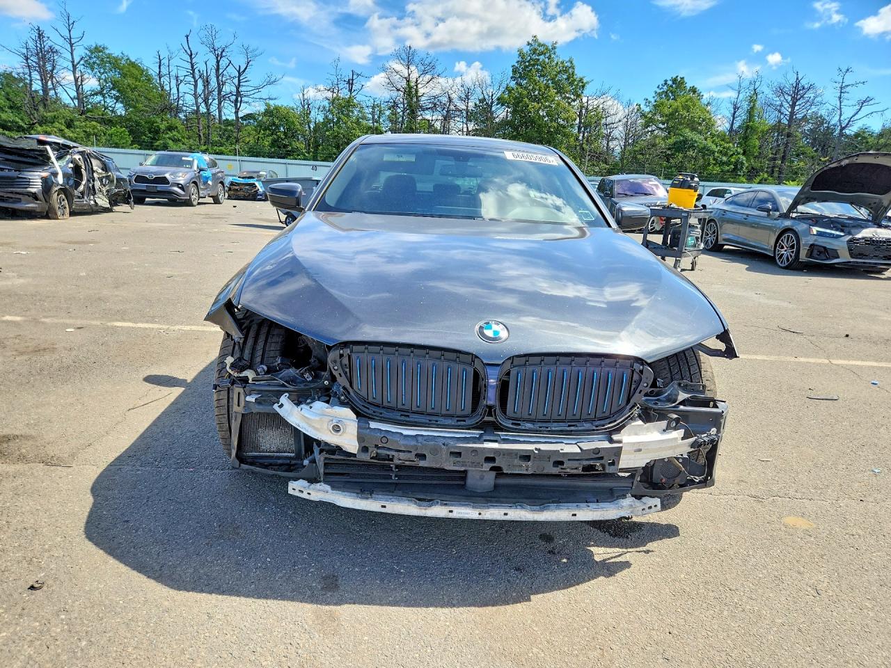 WBAJB1C57JB085188 · 2018 BMW 530XE · 5/12