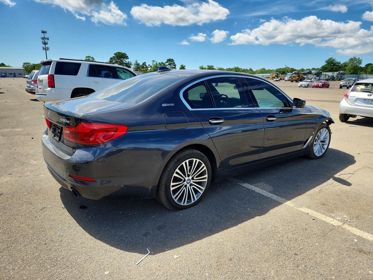 WBAJB1C57JB085188 · 2018 BMW 530XE · 3/12