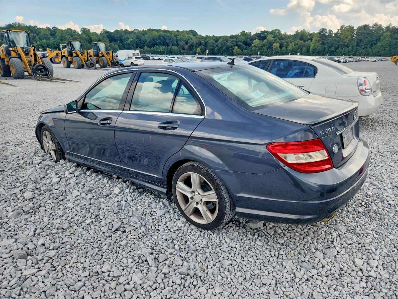 WDDGF8BB7BR141985 · 2011 MERCEDES-BENZ C · 2/12