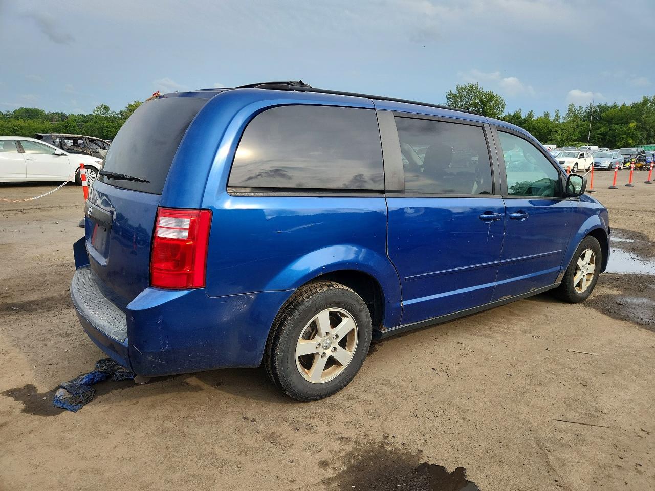 2D4RN4DE6AR185574 · 2010 DODGE GRAND CARAVAN · 3/13