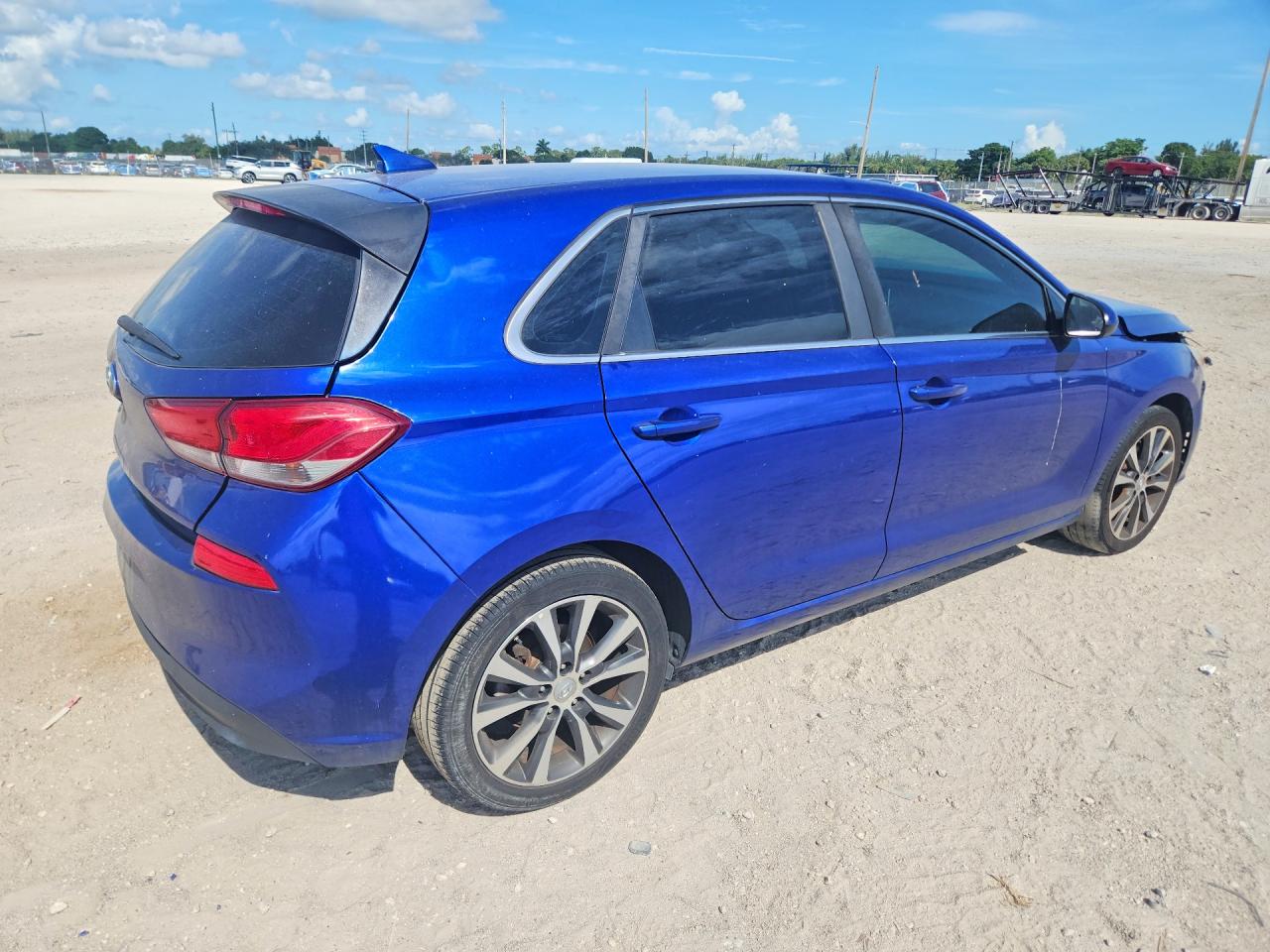KMHH35LEXKU100340 · 2019 HYUNDAI ELANTRA GT · 3/13