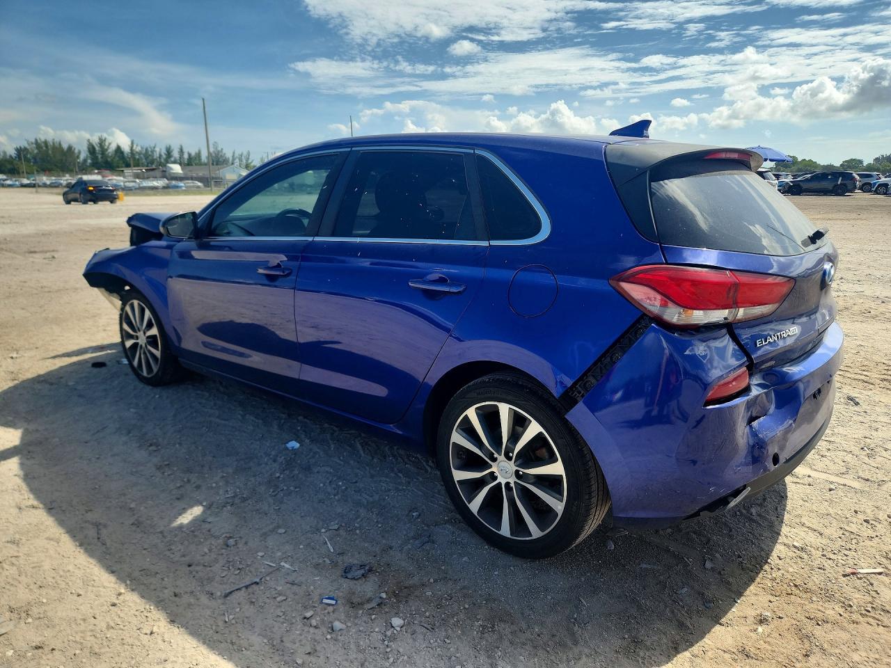 KMHH35LEXKU100340 · 2019 HYUNDAI ELANTRA GT · 2/13