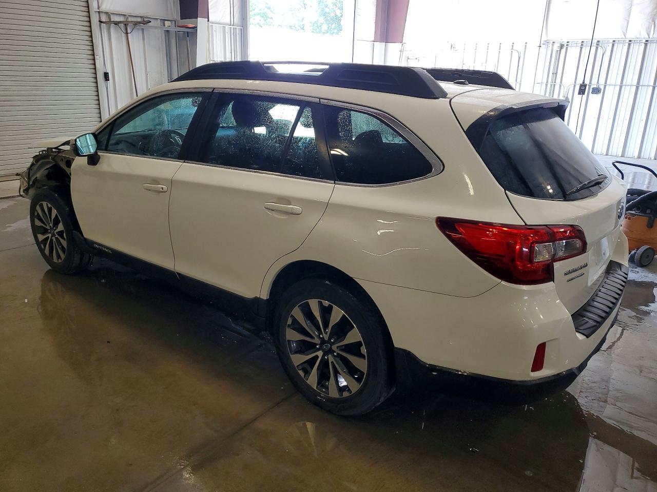 4S4BSBJC9F3229044 · 2015 SUBARU OUTBACK · 2/14