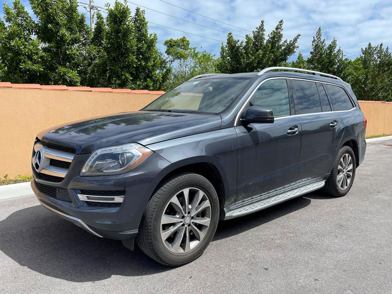 4JGDF6EE5FA598124 · 2015 MERCEDES-BENZ GL · 2/14