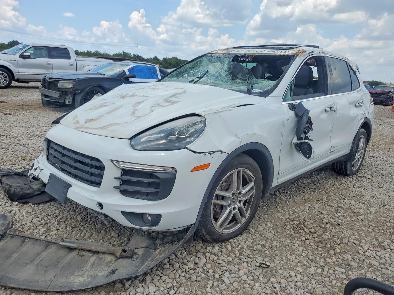 2016 PORSCHE CAYENNE