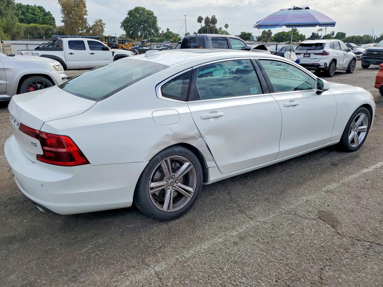 LVY982AK5JP030818 · 2018 VOLVO S90 · 3/12